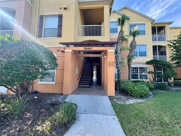 $1,750 | 8660 Buccilli Drive, Unit 305, Orlando, FL 32829