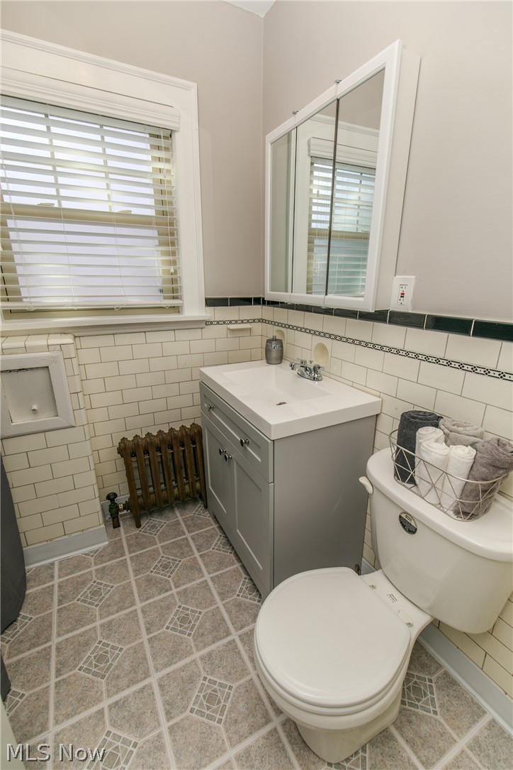 1467 Middleton Road Cleveland, OH 44121 - Photo 17 of 35