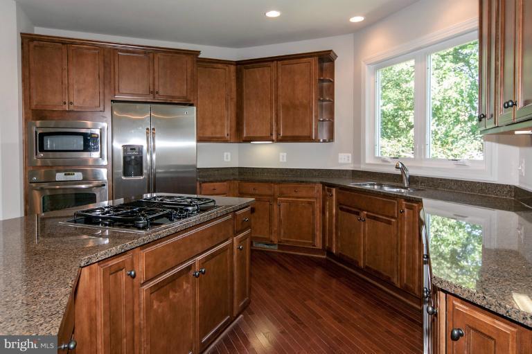 6804 Dean Drive McLean, VA 22101 - Photo 1 of 27 Open Kitchen Design