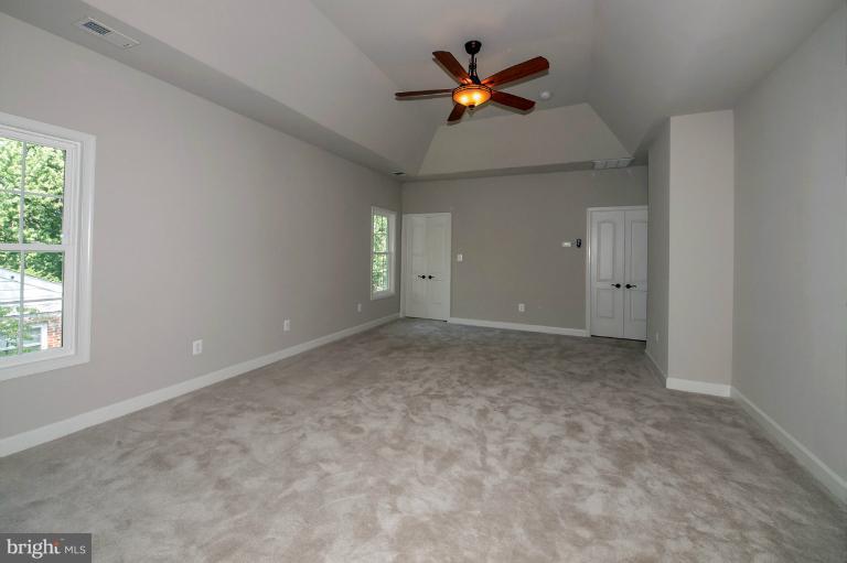 6804 Dean Drive McLean, VA 22101 - Photo 11 of 27 Bedroom (Master)