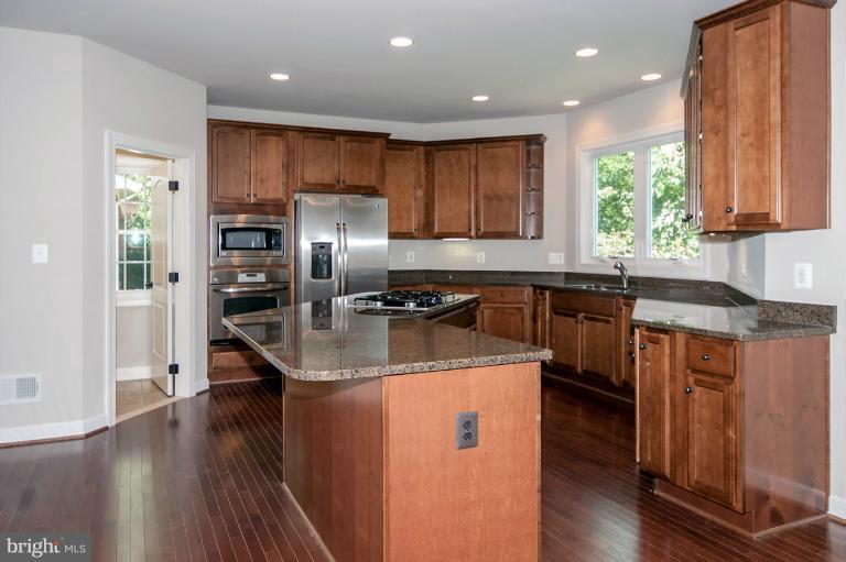 6804 Dean Drive McLean, VA 22101 - Photo 14 of 27 Kitchen