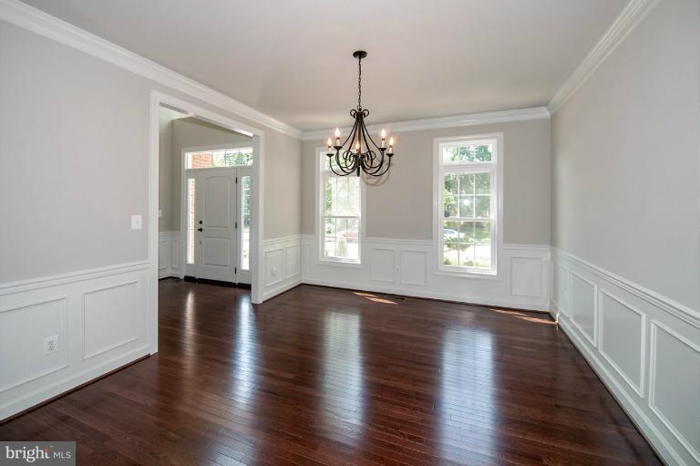 6804 Dean Drive McLean, VA 22101 - Photo 9 of 27 Formal Dining Room