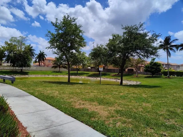 $289,000 | 157-th Ct Southwest 65th Terrace, Miami, FL 33193