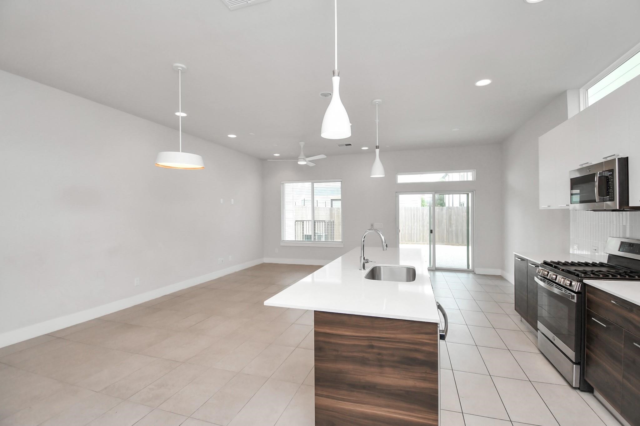 4709 Oats Street Houston, TX 77020 - Photo 4 of 34