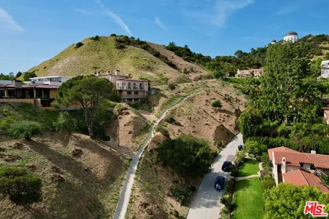 $1,100,000 | 2521 Nottingham Avenue, Los Angeles, CA 90027