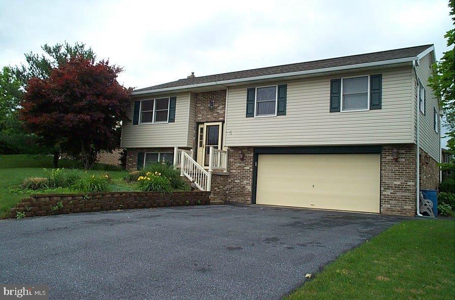 102 East Manor Drive Lititz, PA 17543 - Photo 1 of 12
