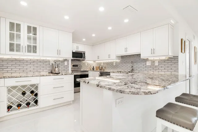 $1,495,000 | 3300 South Ocean Boulevard, Unit 306N, Palm Beach, FL 33480