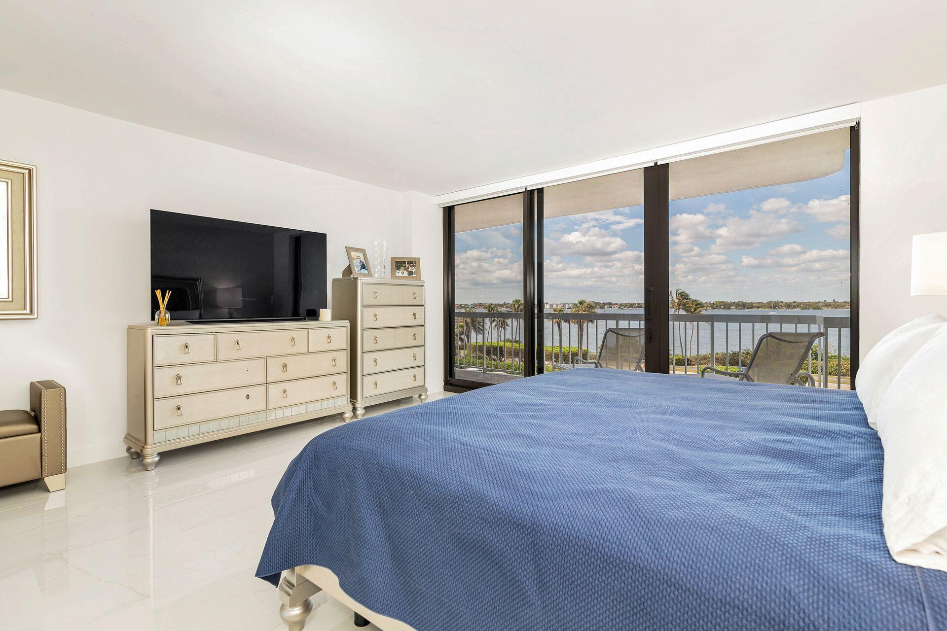 3300 South Ocean Boulevard, Unit 306N Palm Beach, FL 33480 - Photo 14 of 35 Owners' Suite