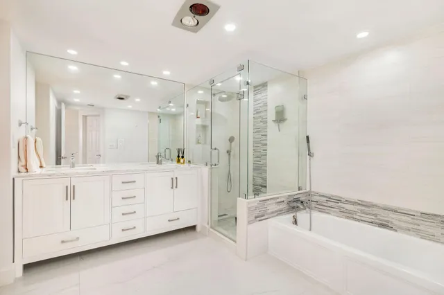 $1,495,000 | 3300 South Ocean Boulevard, Unit 306N, Palm Beach, FL 33480