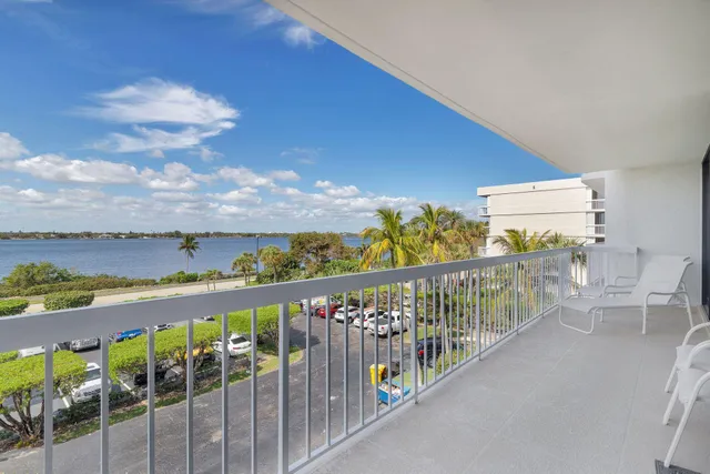 $1,495,000 | 3300 South Ocean Boulevard, Unit 306N, Palm Beach, FL 33480
