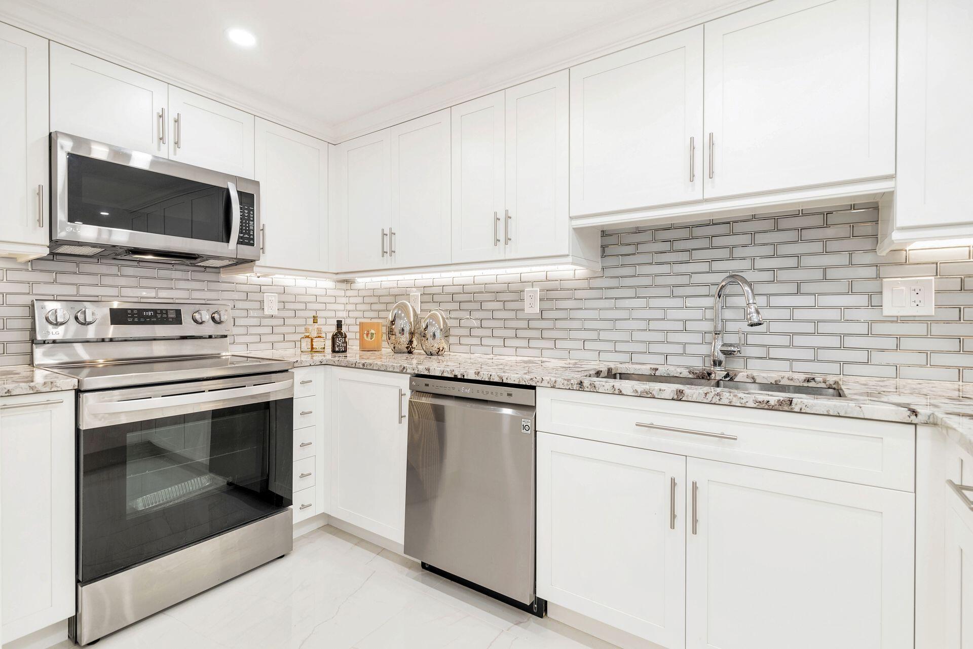 3300 South Ocean Boulevard, Unit 306N Palm Beach, FL 33480 - Photo 9 of 35 Kitchen