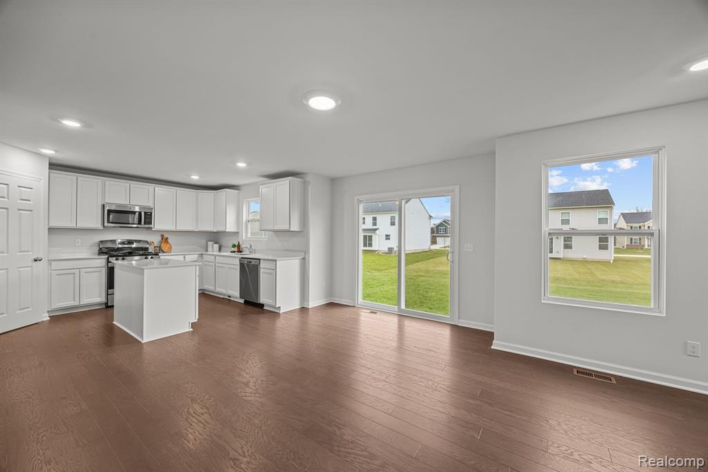 54532 Mockingbird Chesterfield, MI 48047 - Photo 8 of 33