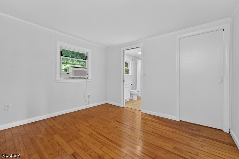 32 Hoffmans Crossing Road Califon, NJ 07830 - Photo 4 of 7 Gallery Image 4