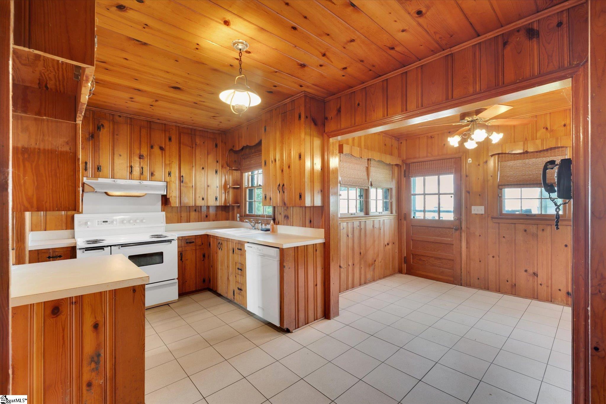 2186 State Rd S-30-260 Clinton, SC 29325 - Photo 12 of 49 Gallery Image 12