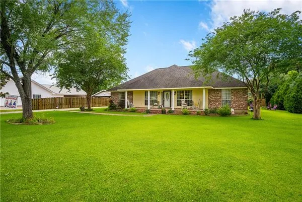 $264,500 | 237 Oak Villa Drive, Bunkie, LA 71322