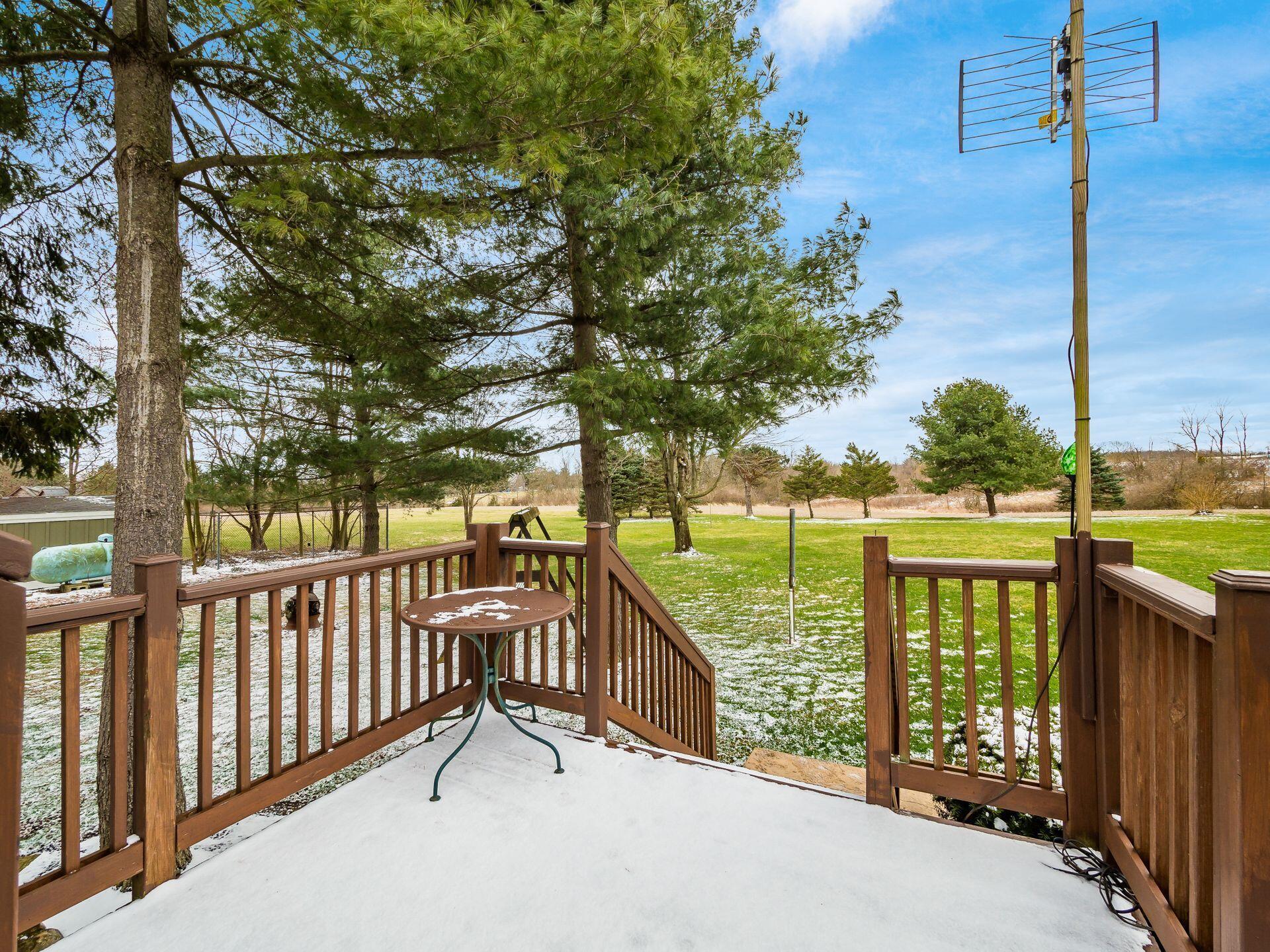 6029 Moore Road Delaware, OH 43015 - Photo 37 of 61 Deck