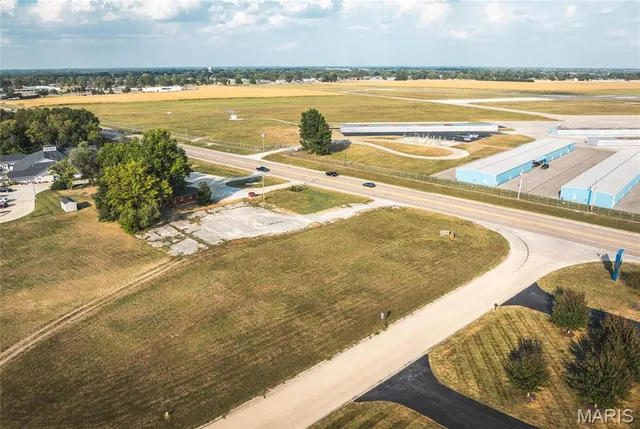 $237,500 | 300 Mechanical Drive, East Alton, IL 62024