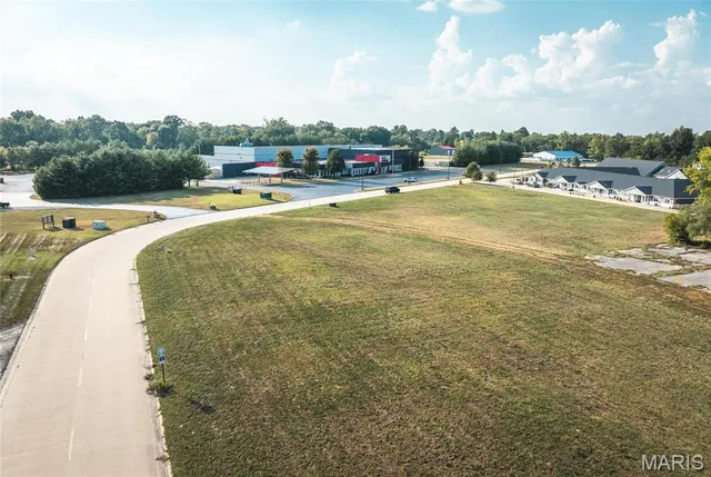 $237,500 | 300 Mechanical Drive, East Alton, IL 62024