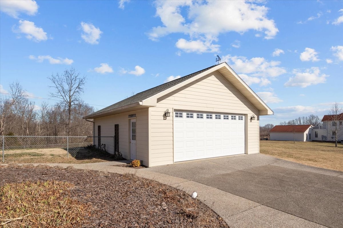 649 Southerland Road Dickson, TN 37055 - Photo 13 of 46 Gallery Image 13