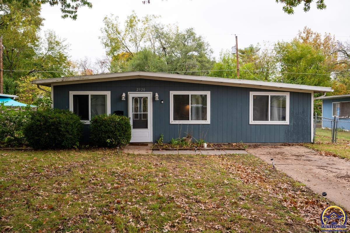 2920 Southwest Twilight Drive Topeka, KS 66614 - Photo 1 of 7
