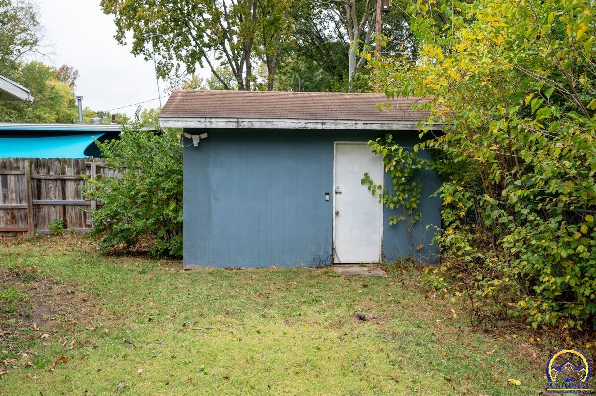 2920 Southwest Twilight Drive Topeka, KS 66614 - Photo 6 of 7