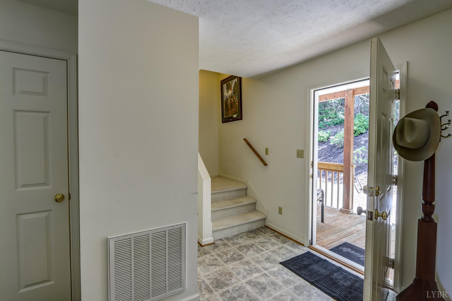 585 Cresthill Road Lynchburg, VA 24504 - Photo 10 of 48