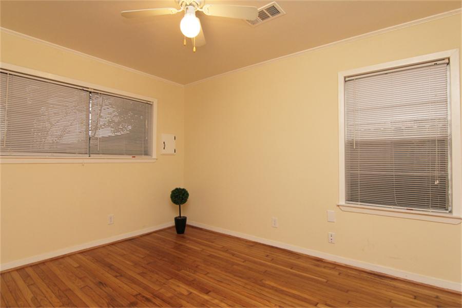 8526 Friendship Road Houston, TX 77080 - Photo 13 of 17