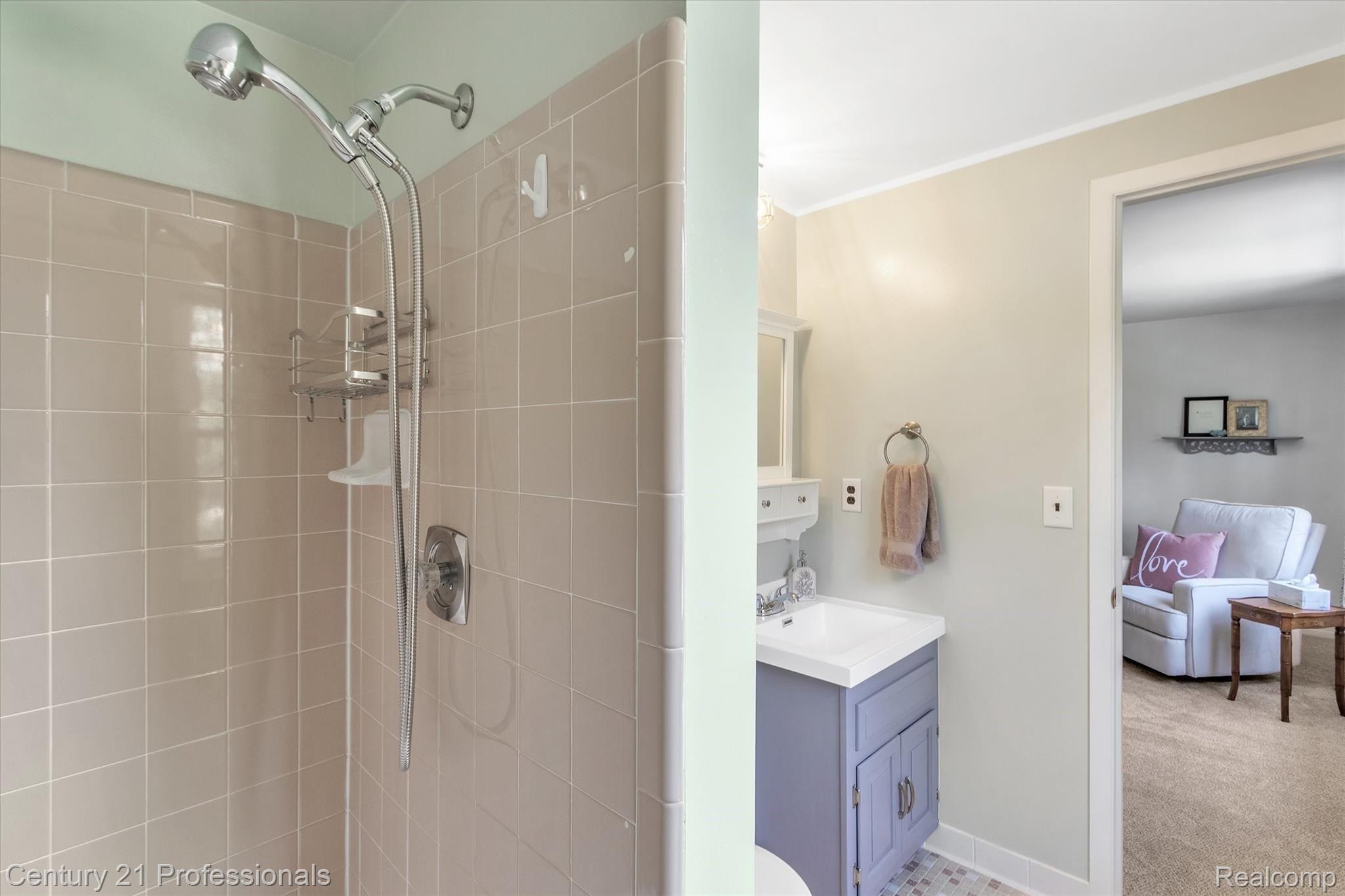 851 Hampton Circle Rochester, MI 48307 - Photo 43 of 50 43-851 Hampton Cir-Windowstill-Real-Estate-Photography-44.jpg