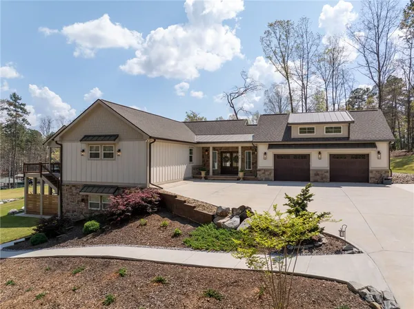 $1,678,000 | 102 East Wynward Pointe Drive, Salem, SC 29676