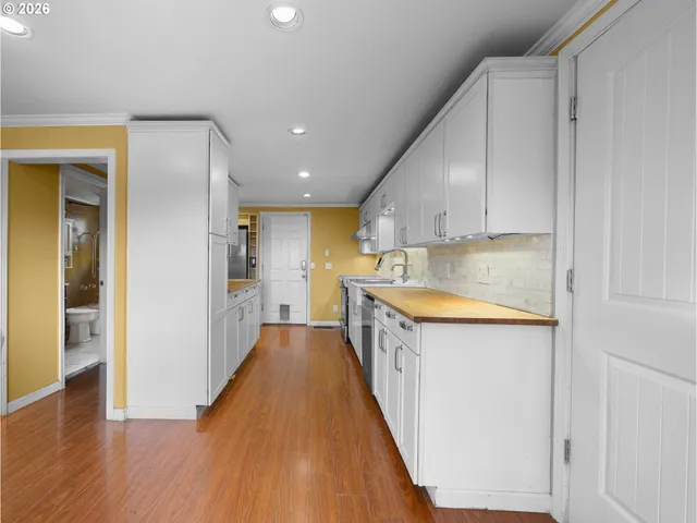 $549,900 | 7634 Southeast Hogan Road, Gresham, OR 97080