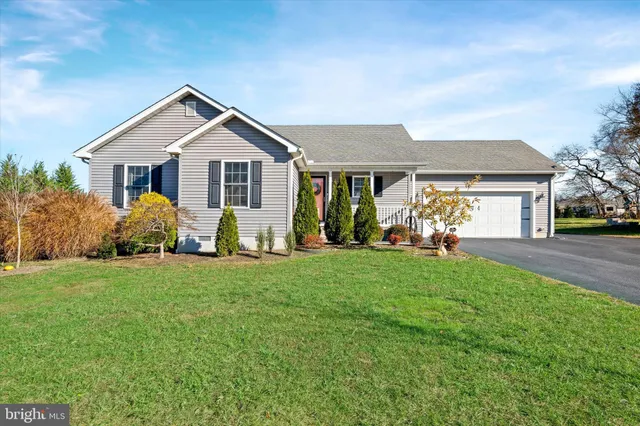 $385,000 | 25 East Buck Point Road, Clayton, DE 19938