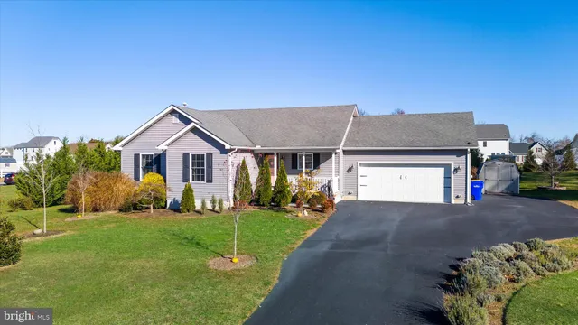 $385,000 | 25 East Buck Point Road, Clayton, DE 19938