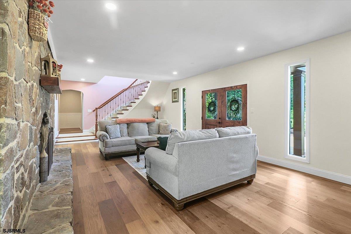 401 Clarkstown Road Mays Landing, NJ 08330 - Photo 22 of 57 a living room with furniture and wooden floor
