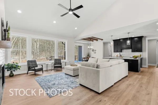 $1,750,000 | 8137 West P Q Avenue, Kalamazoo, MI 49009