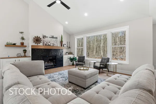 $1,750,000 | 8137 West P Q Avenue, Kalamazoo, MI 49009