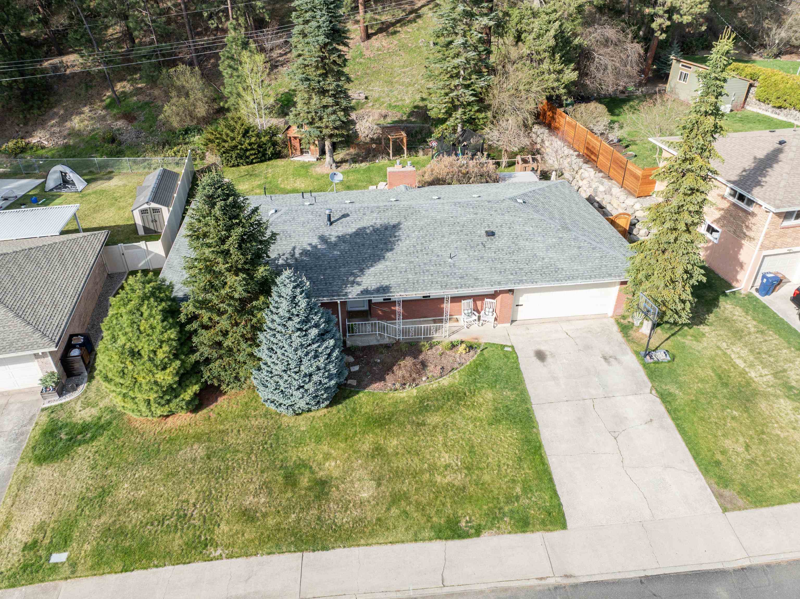 2908 West Weile Avenue Spokane, WA 99208 - Photo 2 of 48
