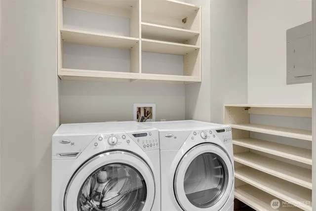 $1,450,000 | 10610 Northeast 9th Place, Unit 1924, Bellevue, WA 98004