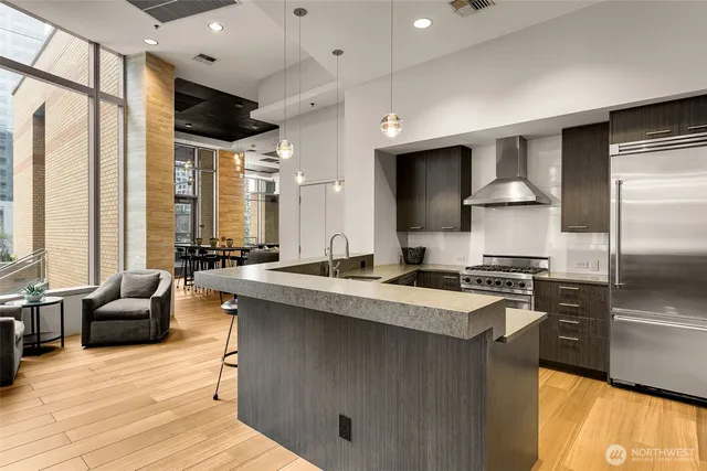 $1,450,000 | 10610 Northeast 9th Place, Unit 1924, Bellevue, WA 98004