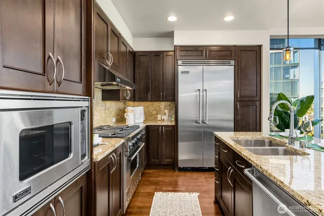 $1,450,000 | 10610 Northeast 9th Place, Unit 1924, Bellevue, WA 98004