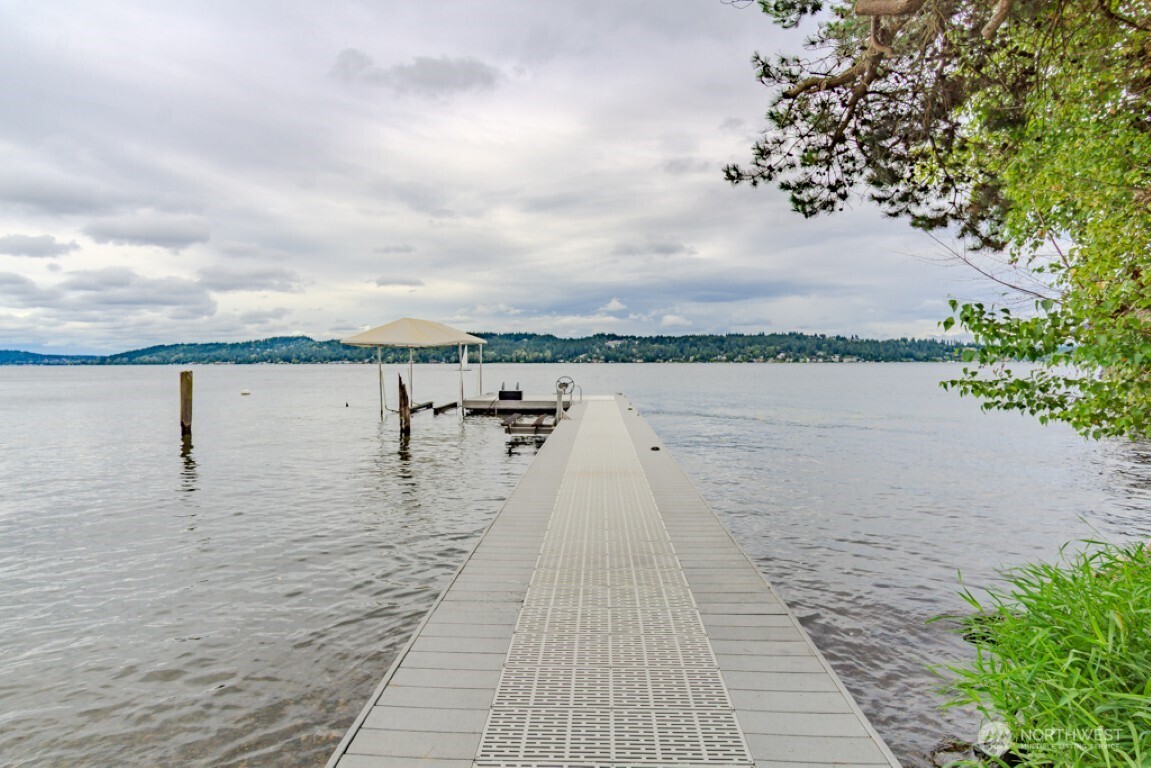 8568 Sand Point Way Northeast Seattle, WA 98115 - Photo 10 of 40