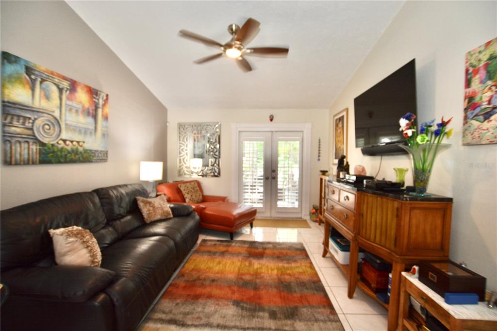 1762 Castle Rock Road Tampa, FL 33612 - Photo 10 of 52 Gallery Image 10