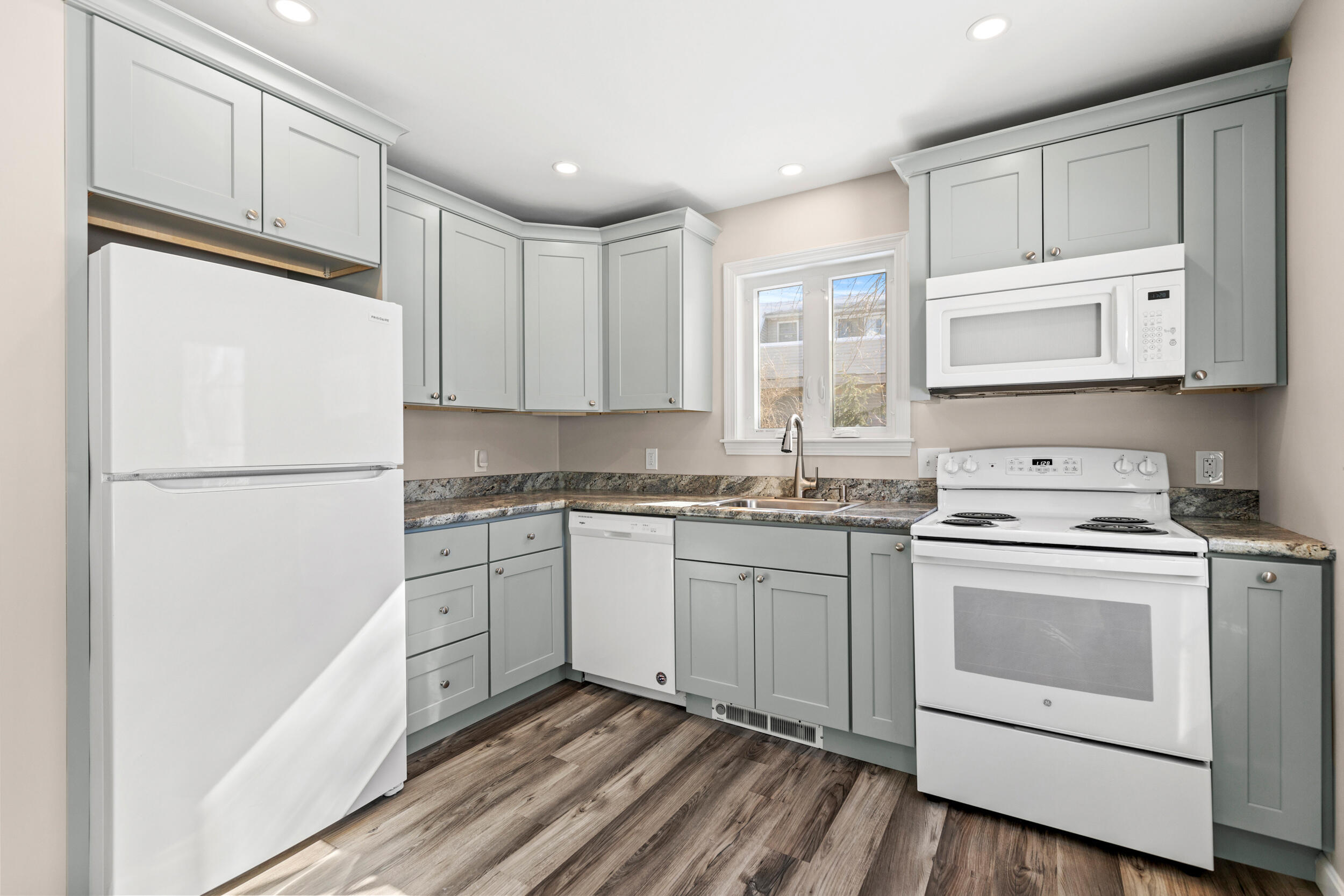 224 North Street, Unit 103 Saco, ME 04072 - Photo 3 of 23 224 north street 108 saco-10