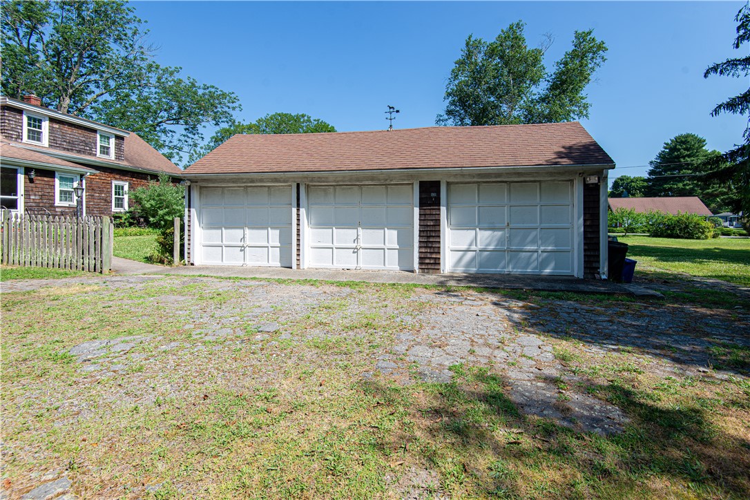 55 Sowams Road Barrington, RI 02806 - Photo 7 of 46