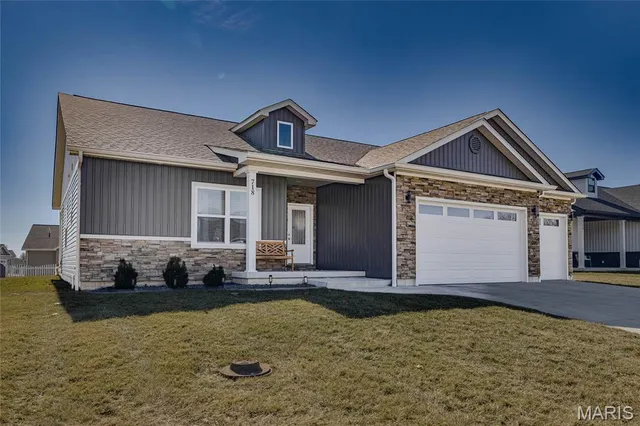 $390,000 | 718 Deerfield Lane, Farmington, MO 63640