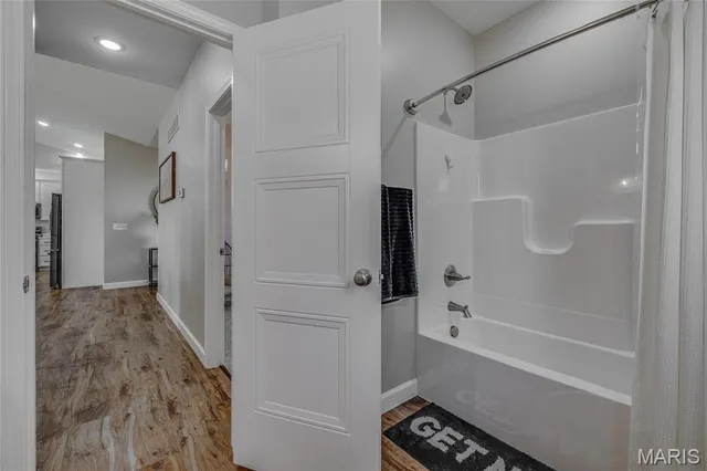 $390,000 | 718 Deerfield Lane, Farmington, MO 63640