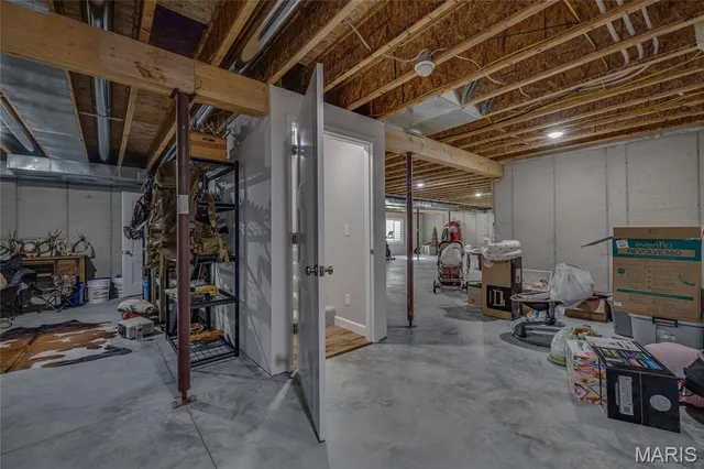 $390,000 | 718 Deerfield Lane, Farmington, MO 63640