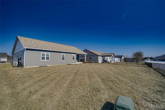 $390,000 | 718 Deerfield Lane, Farmington, MO 63640