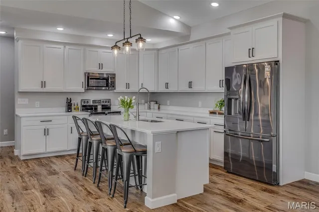 $390,000 | 718 Deerfield Lane, Farmington, MO 63640