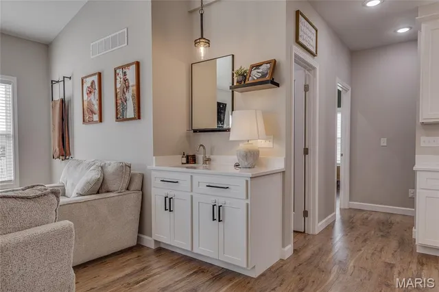 $390,000 | 718 Deerfield Lane, Farmington, MO 63640