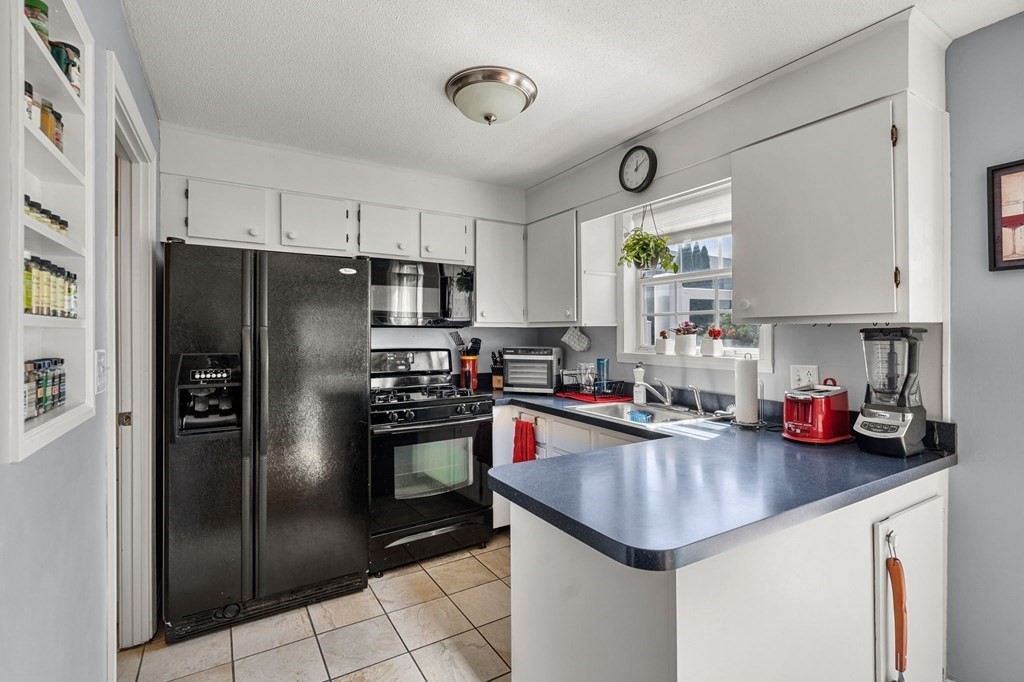 945 Riverside Drive, Unit 22D Methuen, MA 01844 - Photo 3 of 27